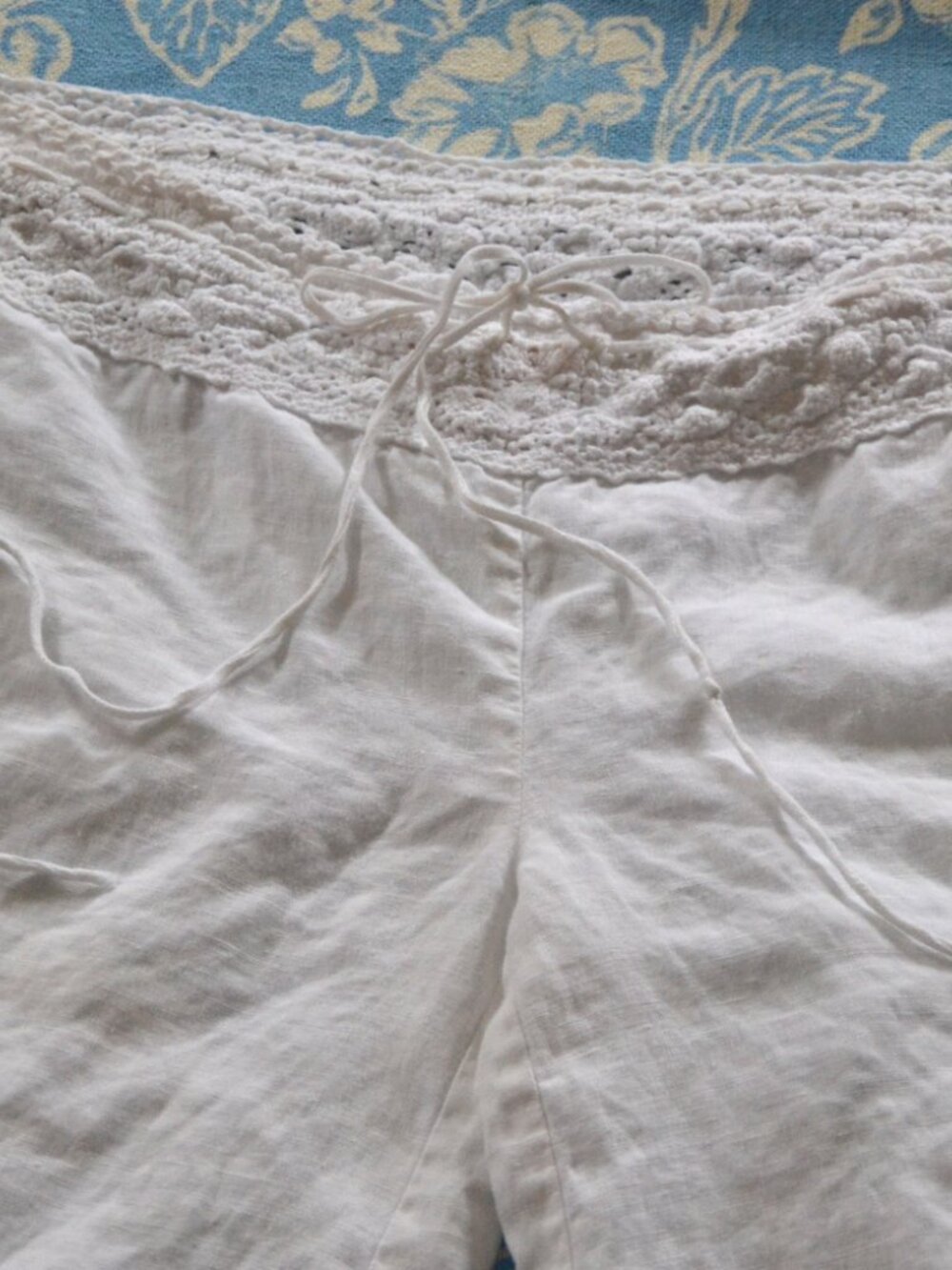 Forever Twenty One White Crochet 100% Linen Wide Leg Low Rise BOHO Pants SMALL - Picture 3 of 9